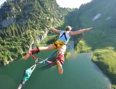 亚洲杯最新形势：上海海港高居榜首，辽宁男篮强势追赶，冠军归属成迷的简单介绍