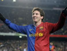 SKT引发争议！，哈登官方宣布表现优异新规赢得满堂喝彩